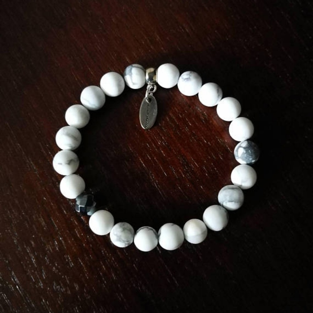 Handmade: white & silver gemstone bracelet
